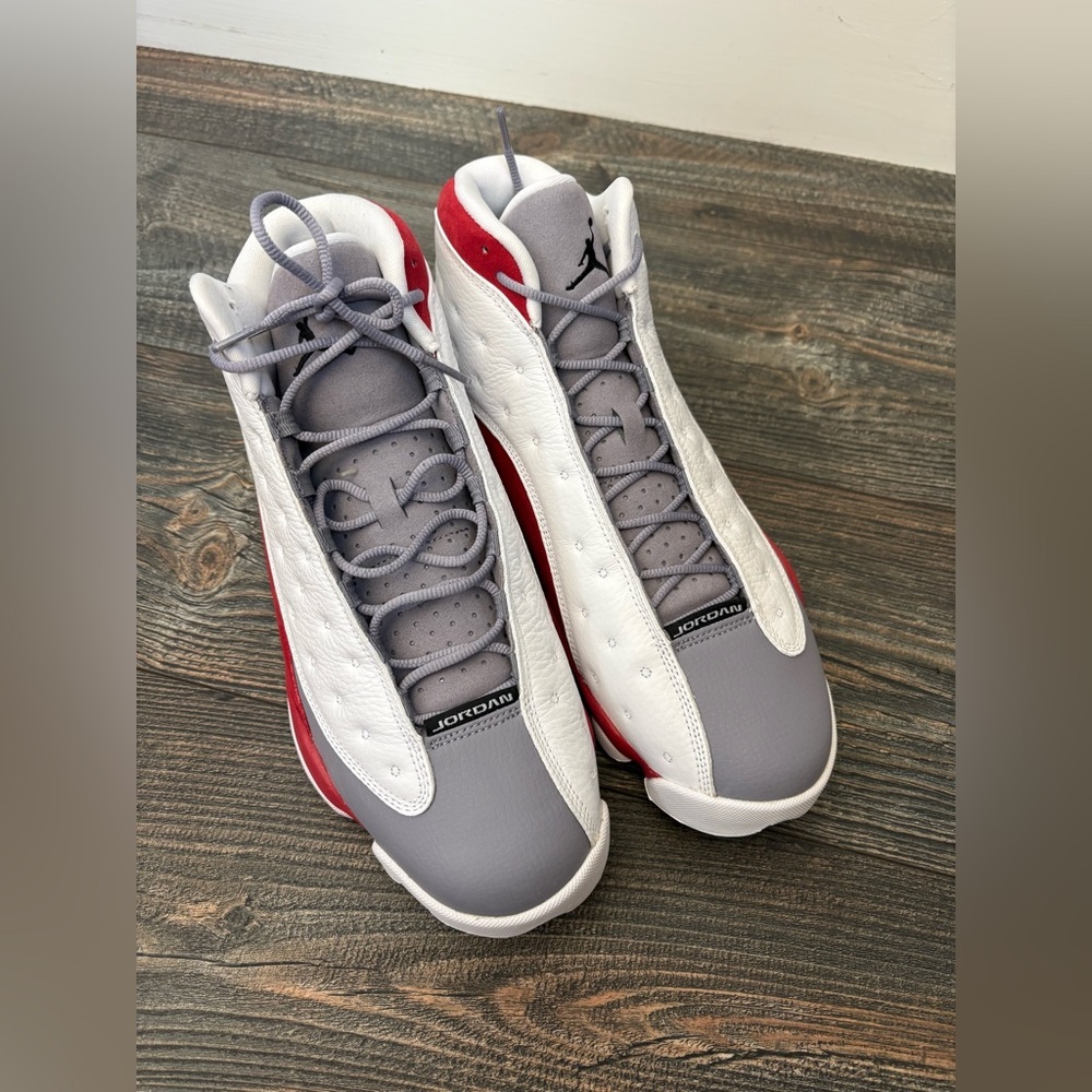NIB AIR JORDAN 13 RETRO